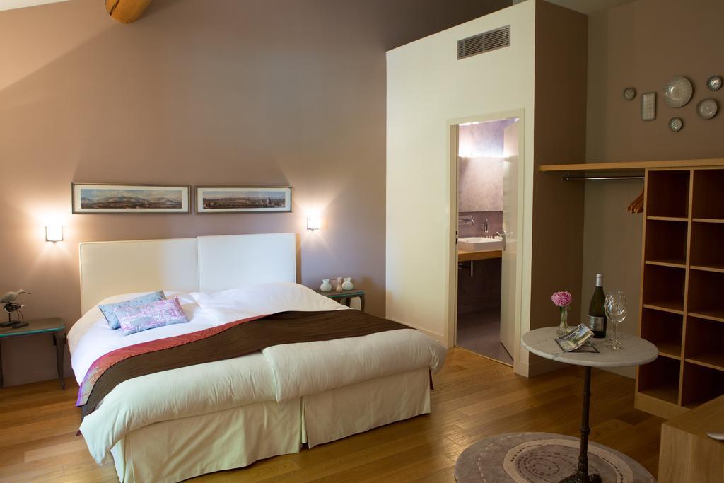 Espace De L'Hers ชาโตเนิฟ-ดู-ปาป ภายนอก รูปภาพ